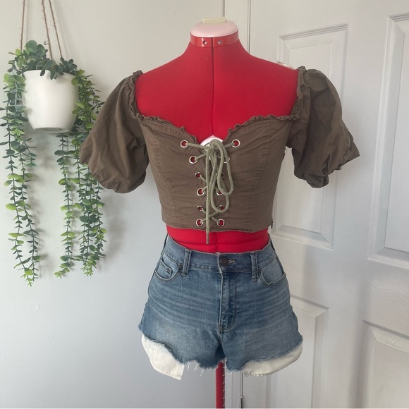 I.AM.GIA | Alya Army Green Puff Sleeve Corset Tie Front Cropped Top - Picture 3 of 9